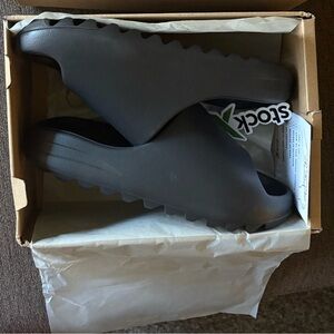 Adidas Yeezy Slides 'Onyx'